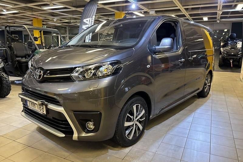 Grå Begagnad 2016 Toyota Proace Minibuss | 139 900 kr (Lite dyr) - Bild 1/4