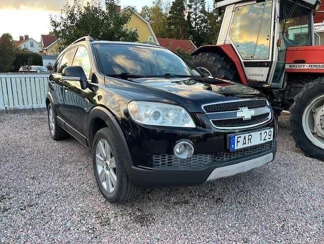 Svart Begagnad 2007 Chevrolet Captiva SUV | 42 000 kr (Marknadspris) - Bild 1/4