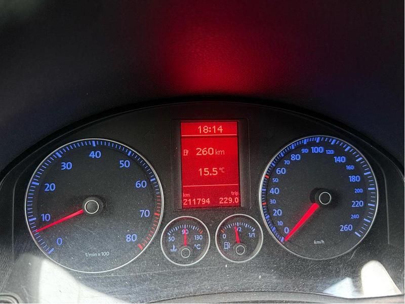 Röd Begagnad 2008 VW Golf VI Kombi | 27 500 kr (Marknadspris) - Bild 1/4