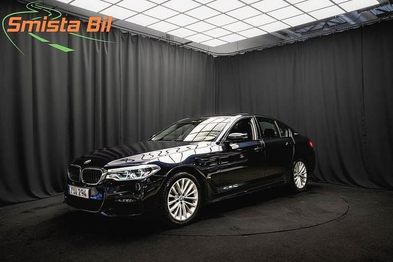 Svart Begagnad 2019 BMW 530 M Sport Sedan | 269 700 kr (Superpris) - Bild 1/3