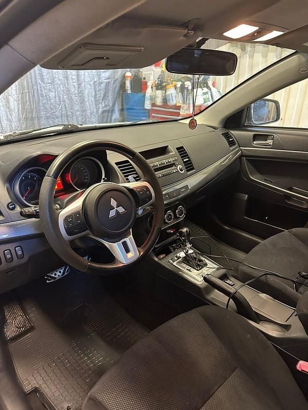 Begagnad Mitsubishi Lancer Sportback 240 HK (176 kW) 2010 Vit