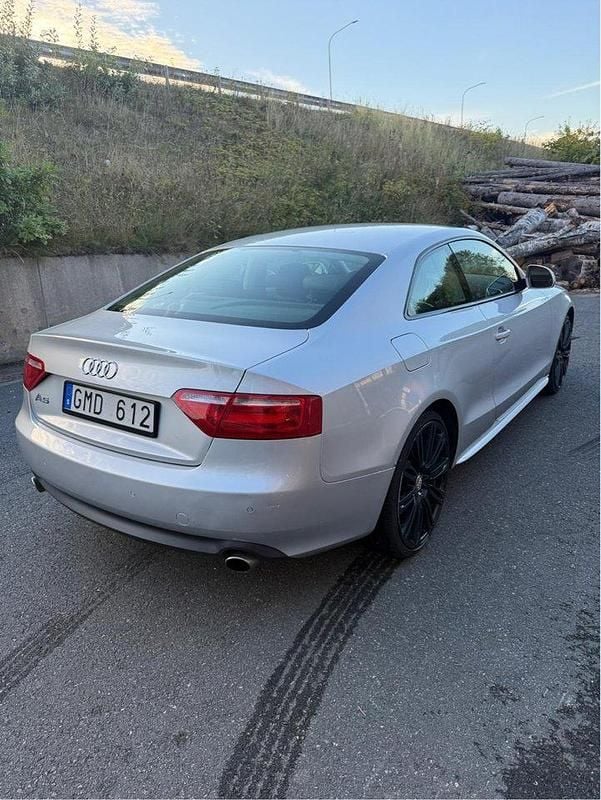Silver Begagnad 2008 Audi A5 Sportkupé | 59 900 kr (Marknadspris) - Bild 1/4