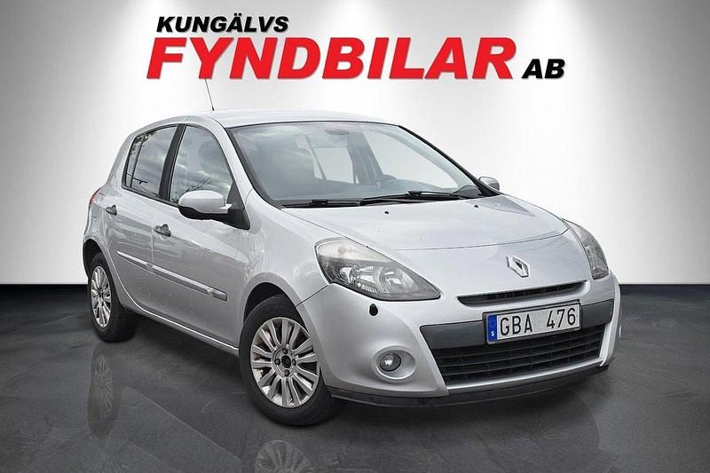 Silver Begagnad 2009 Renault Clio R.S. Halvkombi | 24 900 kr (Bra pris) - Bild 1/4
