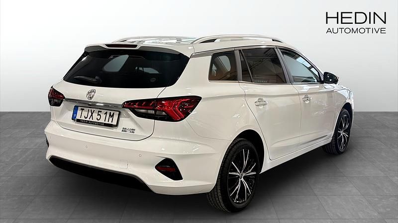 Begagnad MG MG5 EV Luxury 114 kW (156 HK) 2022 Vit Kombi