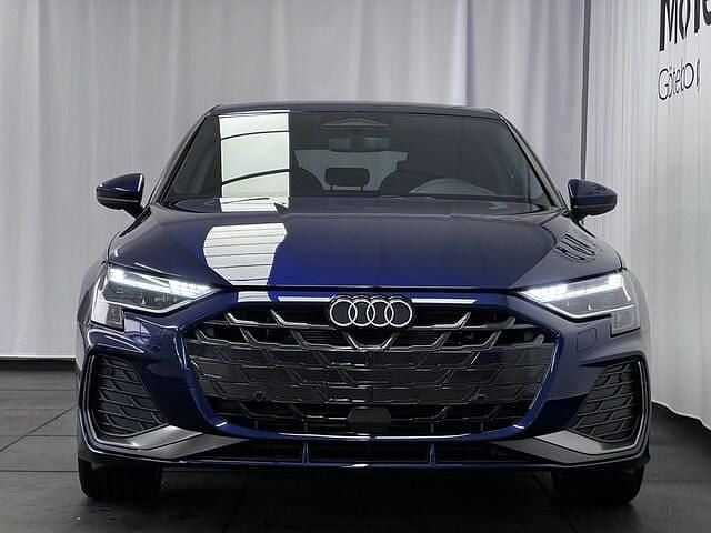 Begagnad Audi A3 S-Line 150 HK (110 kW) 2025 Navarrablå metallic