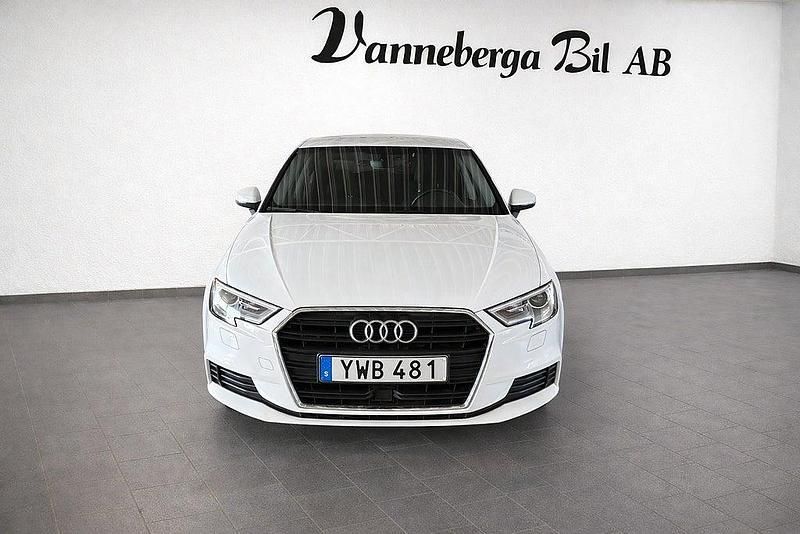 Begagnad Audi A3 Sportback Proline 150 HK (110 kW) 2017 Vit Halvkombi