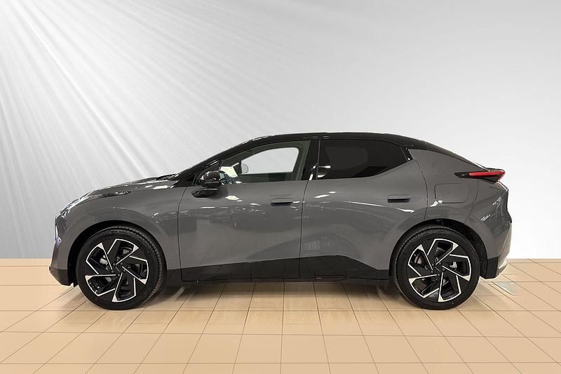 Begagnad Lynk & Co 02 2025 Grå