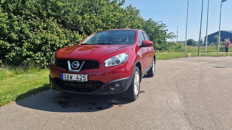 Röd Begagnad 2014 Nissan Qashqai SUV | 115 000 kr (Marknadspris) - Bild 1/4