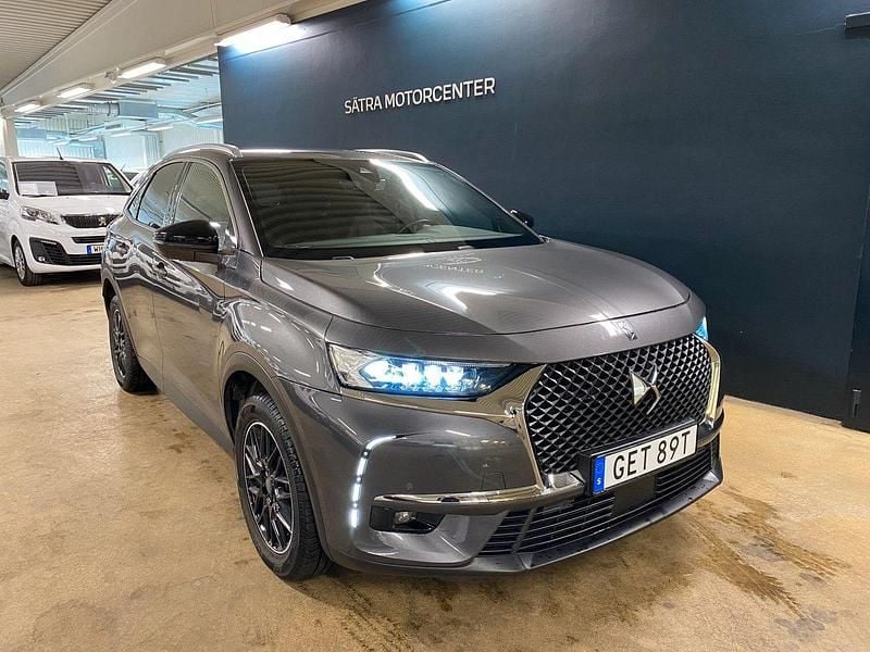 Grå Begagnad 2022 DS Automobiles DS7 Crossback Prestige SUV | 259 900 kr (Superpris) - Bild 1/4