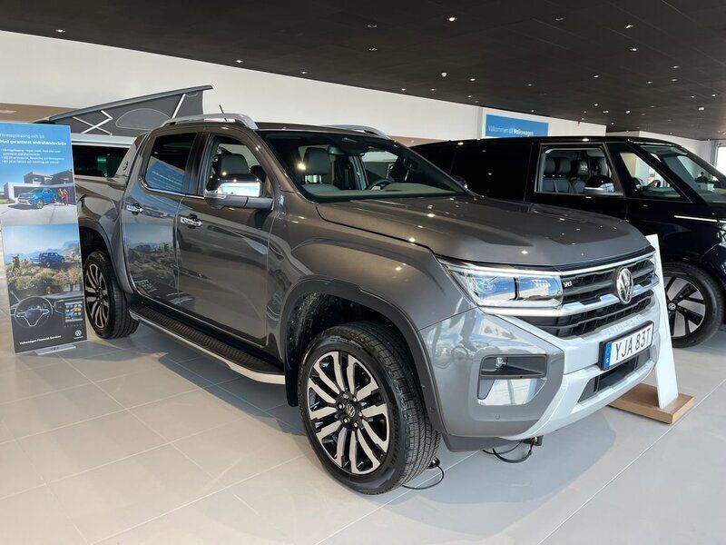 Grå Begagnad 2023 VW Amarok Aventura Pickup | 874 875 kr - Bild 1/4