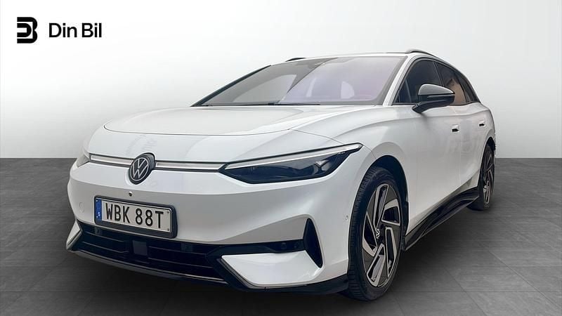 Vit Begagnad 2024 VW ID.7 Pro Kombi | 509 900 kr (Marknadspris) - Bild 1/4