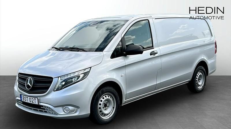 Svart Begagnad 2020 Mercedes Vito Minibuss | 167 920 kr - Bild 1/4