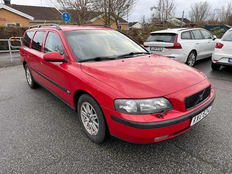 Begagnad 2001 Volvo V70 Kombi | 14 500 kr (Marknadspris) - Bild 1/4