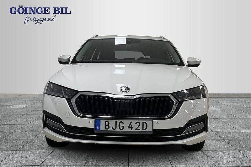 Begagnad Skoda Octavia 151 HK (111 kW) 2022 Vit Kombi