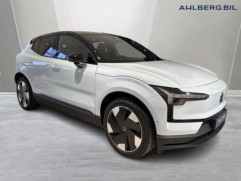 Ljusblå Begagnad 2024 Volvo EX30 Ultra SUV | 379 500 kr (Marknadspris) - Bild 1/3
