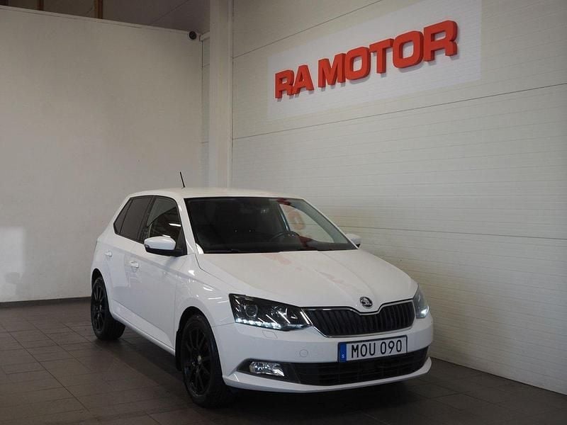 Vit Begagnad 2017 Skoda Fabia Style Halvkombi | 99 900 kr (Marknadspris) - Bild 1/3