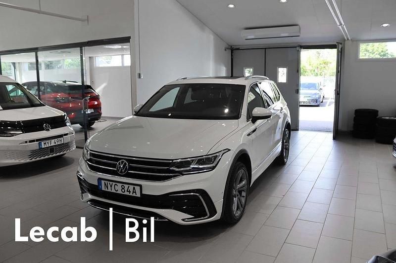Vit (pure white) Begagnad 2022 VW Tiguan R-line SUV | 414 500 kr (Dyr) - Bild 1/4