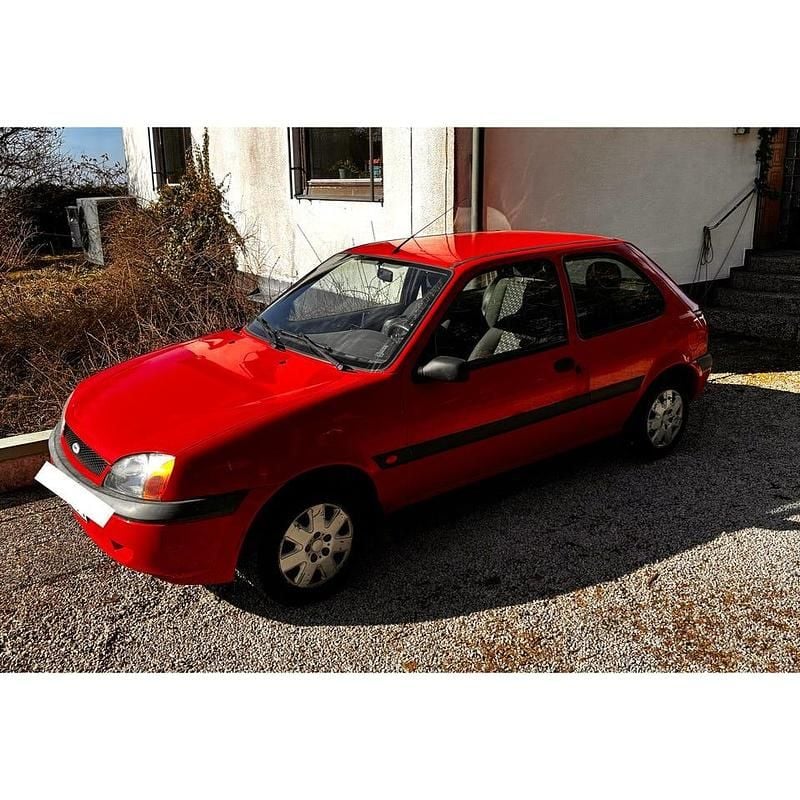 Begagnad Ford Fiesta 60 HK (44 kW) 2001 Halvkombi