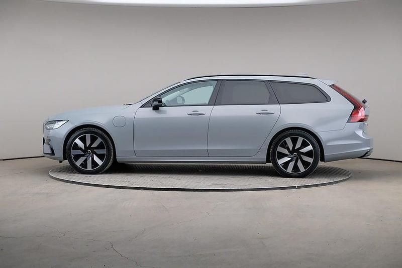 Begagnad Volvo V90 Plus 253 HK (186 kW) 2025 Grå Kombi