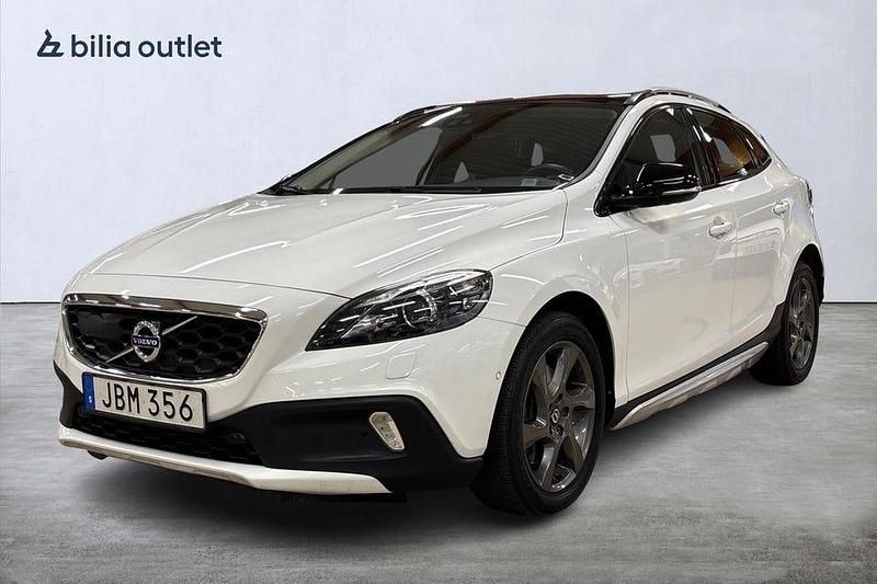 Vit Begagnad 2016 Volvo V40 CC Summum Kombi | 169 800 kr (Marknadspris) - Bild 1/3