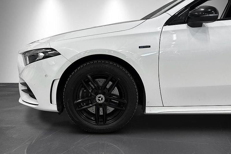 Begagnad Mercedes A250 AMG line 160 HK (117 kW) 2020 Vit Halvkombi