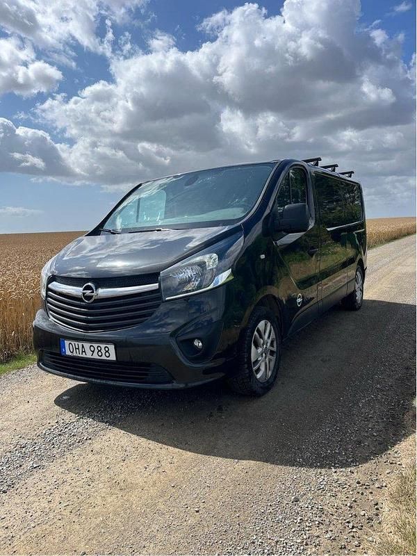 Svart Begagnad 2017 Opel Vivaro Van | 125 000 kr (Superpris) - Bild 1/4