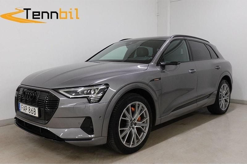 Grå Begagnad 2020 Audi e-tron S-Line SUV | 359 900 kr (Superpris) - Bild 1/4