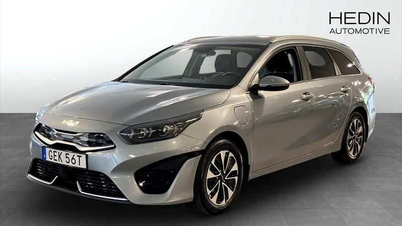Grå (grey) Begagnad 2022 Kia Ceed Sportswagon Advance Kombi | 259 900 kr (Marknadspris) - Bild 1/4