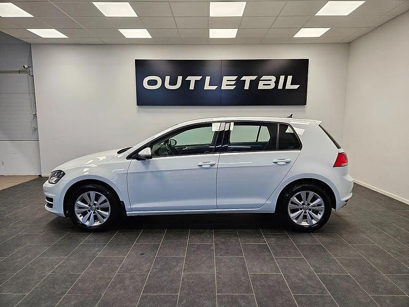 Begagnad VW Golf VII 110 HK (80 kW) 2016 Vit Halvkombi