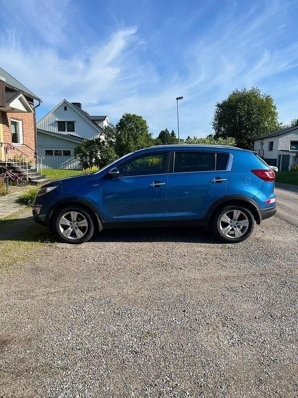 Blå Begagnad 2012 Kia Sportage EX SUV | 70 000 kr (Marknadspris) - Bild 1/4