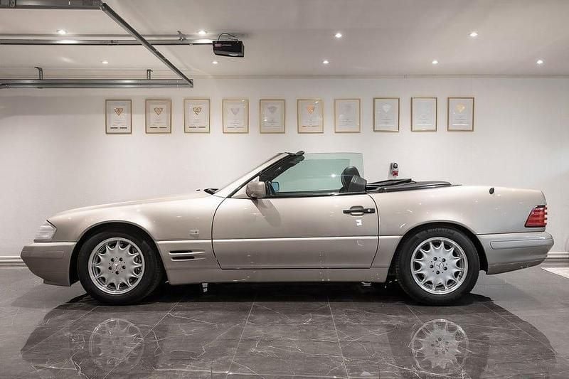 Begagnad Mercedes SL500 320 HK (235 kW) 1997 Silver Cab