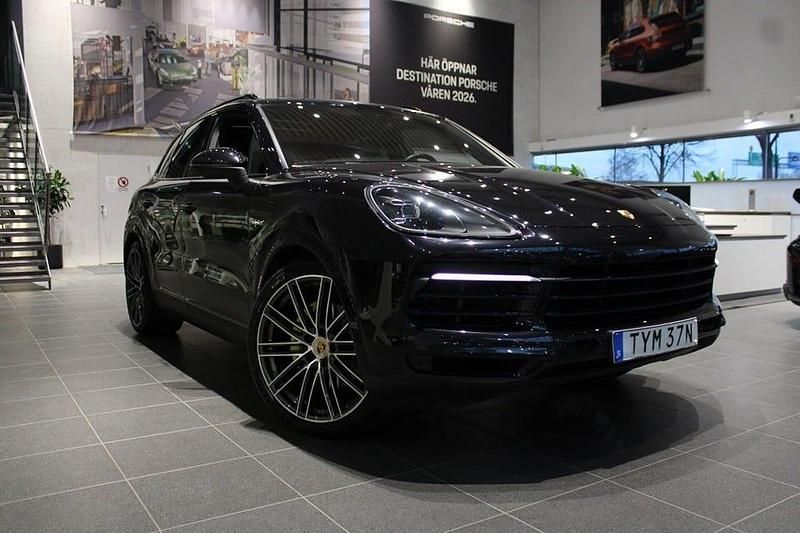 Jet black metallic Begagnad 2020 Porsche Cayenne SUV | 675 000 kr - Bild 1/4