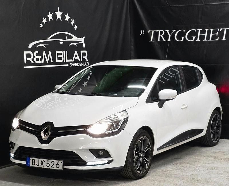 Vit Begagnad 2017 Renault Clio IV Halvkombi | 54 800 kr (Bra pris) - Bild 1/4