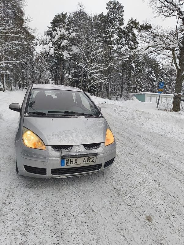 Begagnad 2005 Mitsubishi Colt Halvkombi | 15 000 kr - Bild 1/4