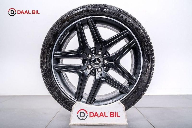 Begagnad Mercedes GLB35 AMG 306 HK (225 kW) 2024 Svart SUV