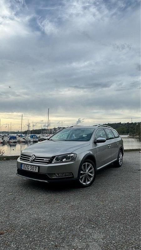 Silver Begagnad 2013 VW Passat Kombi | 97 000 kr (Marknadspris) - Bild 1/4