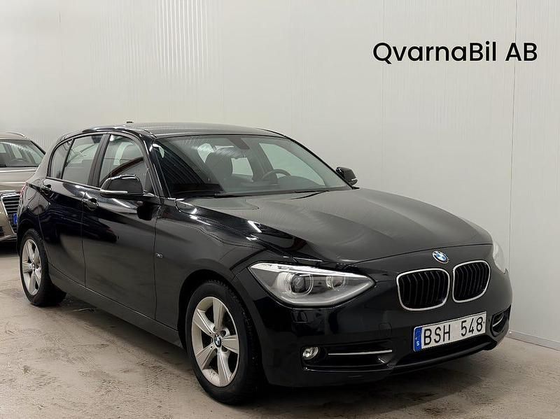 Begagnad BMW 120 Sport Line 184 HK (135 kW) 2013 Svart Halvkombi