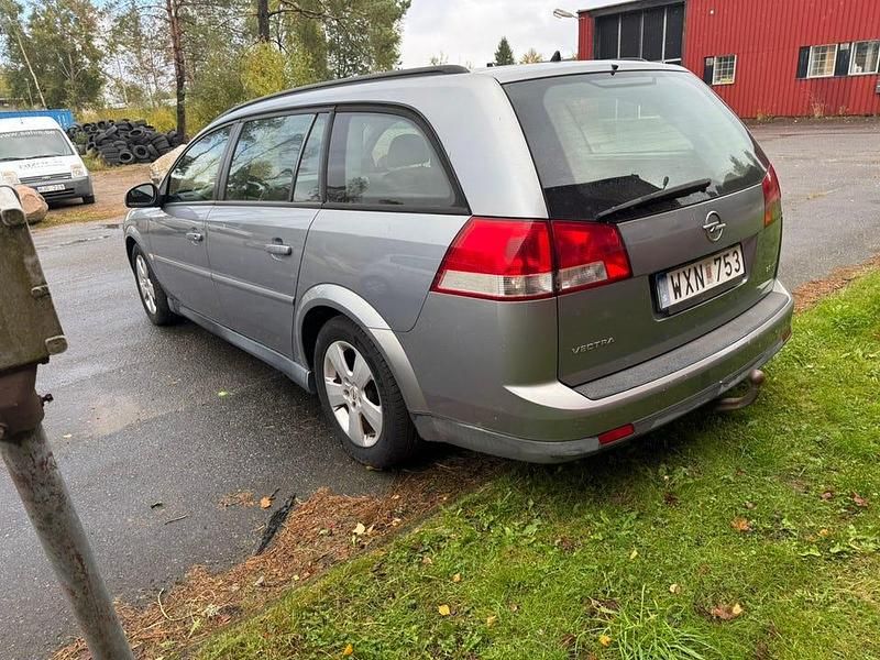 Begagnad 2005 Opel Vectra Kombi | 11 900 kr (Superpris) - Bild 1/4
