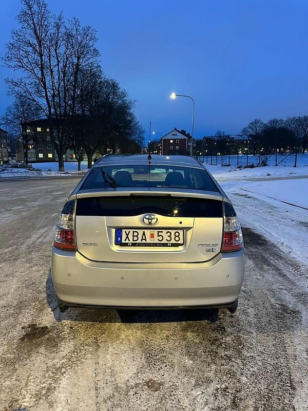 Begagnad Toyota Prius 112 HK (82 kW) 2005 Halvkombi