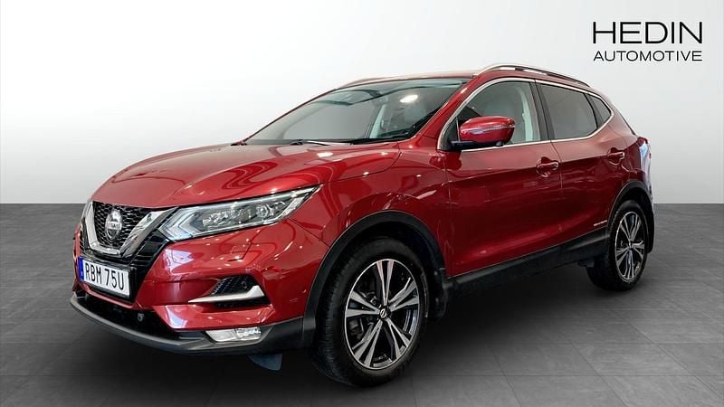 Röd (red) Begagnad 2019 Nissan Qashqai 360º SUV | 174 800 kr (Marknadspris) - Bild 1/4