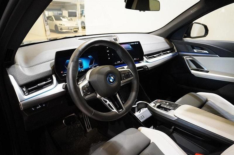 Begagnad BMW iX2 M Sport 230 kW (313 HK) 2023 Svart SUV