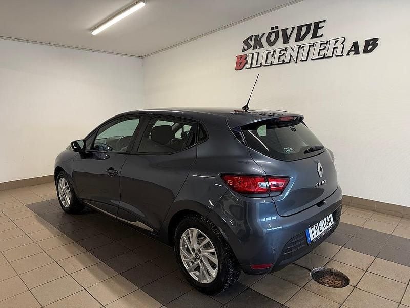Begagnad Renault Clio IV 76 HK (55 kW) 2019 Grå Halvkombi
