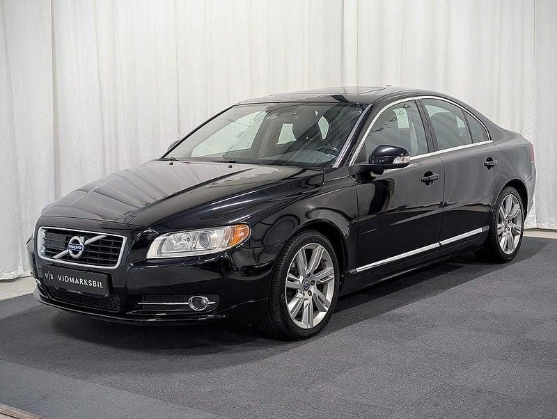 Svart Begagnad 2010 Volvo S80 Summum Sedan | 62 900 kr (Marknadspris) - Bild 1/4
