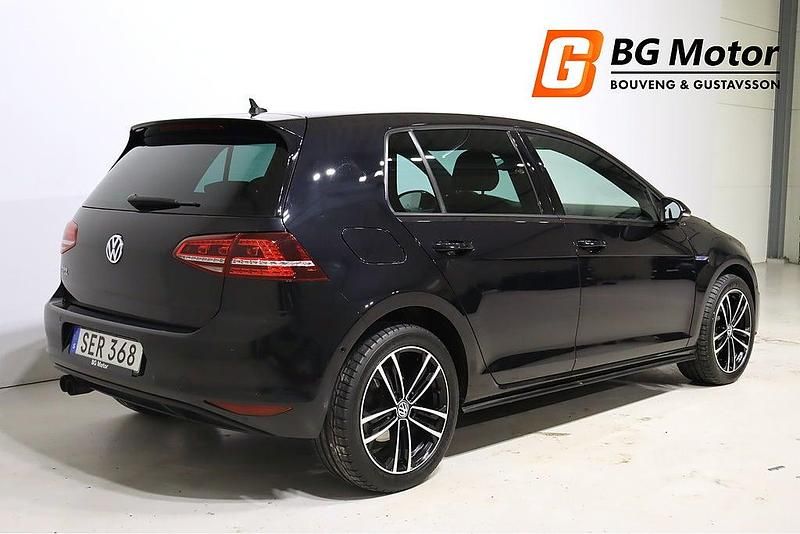 Begagnad VW Golf VII GTE 204 HK (150 kW) 2016 Svart Halvkombi