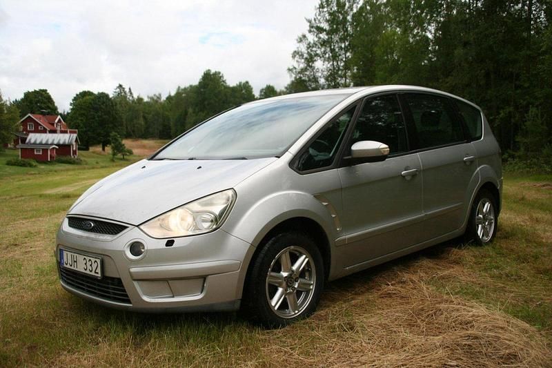 Silver Begagnad 2007 Ford S-MAX S Minibuss | 45 000 kr (Marknadspris) - Bild 1/4