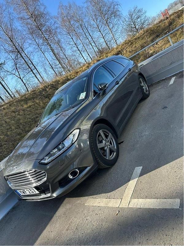 Grå Begagnad 2018 Ford Mondeo Titanium Kombi | 155 000 kr (Marknadspris) - Bild 1/4