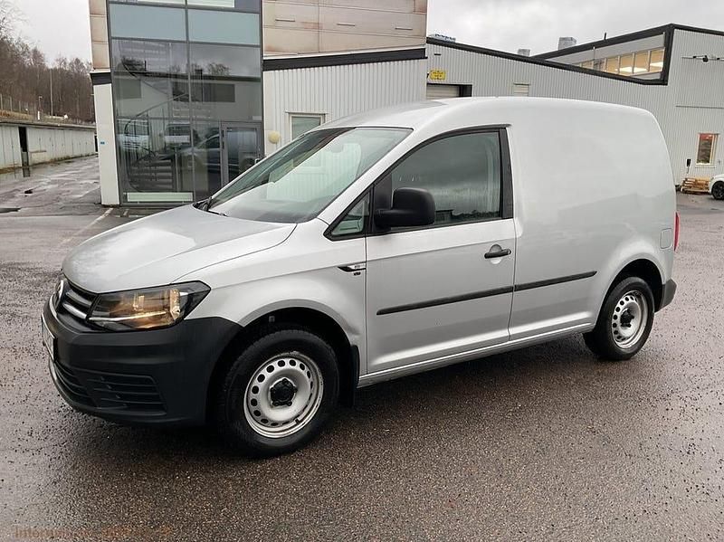Vit Begagnad 2017 VW Caddy S Minibuss | 89 900 kr (Bra pris) - Bild 1/4