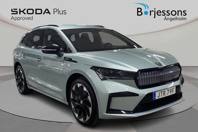 Silver Begagnad 2023 Skoda Enyaq iV SportLine SUV | 499 000 kr (Marknadspris) - Bild 1/4