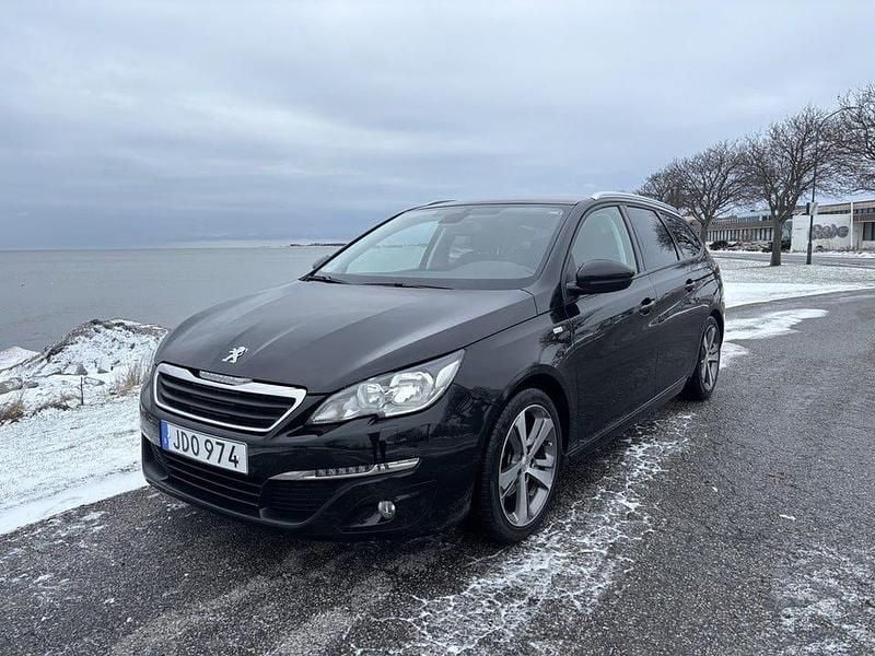 Begagnad Peugeot 308 131 HK (96 kW) 2016 Svart Kombi