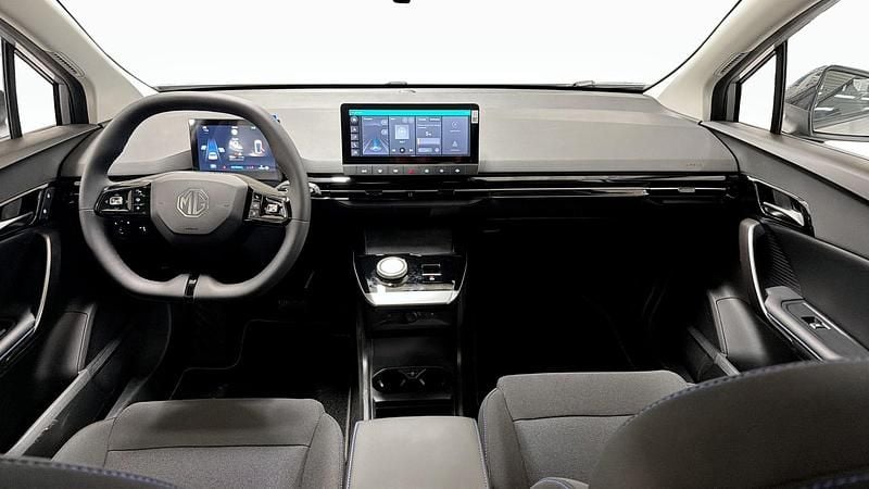 Begagnad MG MG4 EV 125 kW (170 HK) 2024 Silver Halvkombi